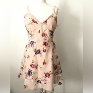 bb dakota dress 6 Floral Embroidered Spaghetti Strap  Pink Lemonade Dress New